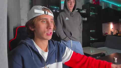 LOUIS online show from October 10, 8:13 pm