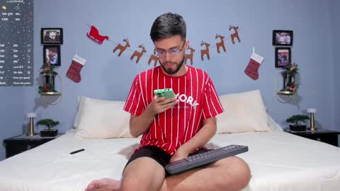 Snapshot of ethan_adam chatting on December 13, 9:09 pm ADAM TAYLOR ETHAN CAMBAL INDEPENDENT MODELS online show from December 13, 9:09 pm