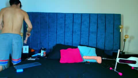 ethan  online show from April 9, 6:11 am