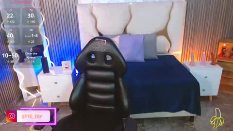 ette online show from November 17, 4:04 am