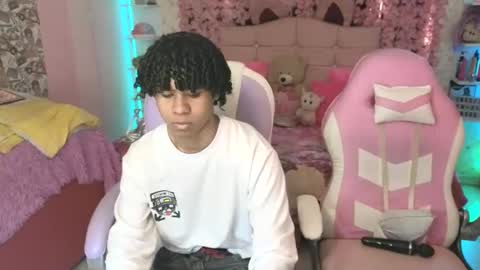 Etthanhaw online show from February 9, 2:18 pm