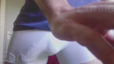 eunile online show from November 11, 3:17 pm