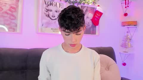 Evan voss  help me get 200 likesindependent model online show from December 15, 1:08 pm