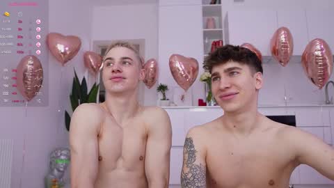 evan_white_ online show from February 18, 8:38 am