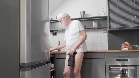 Naaktloper online show from April 8, 12:58 pm