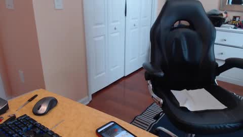 Snapshot of eze311 chatting on February 17, 3:20 pm Sofaking online show from February 17, 3:20 pm