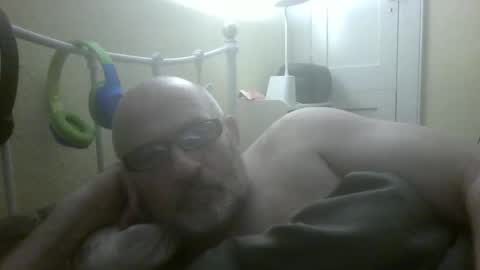 f1zzeek online show from March 9, 2:05 am