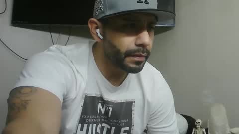 Snapshot of faded805 chatting on January 9, 8:45 am Mark online show from January 9, 8:45 am