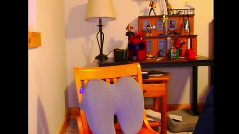 Snapshot of fanfriction chatting on December 16, 7:48 am Fan Friction online show from December 16, 7:48 am
