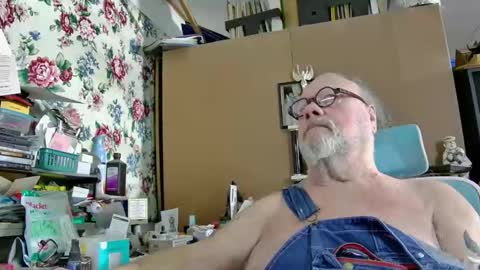 Fred. online show from December 26, 5:47 am