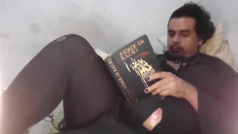 Faux Feitico VSW online show from March 31, 10:00 pm