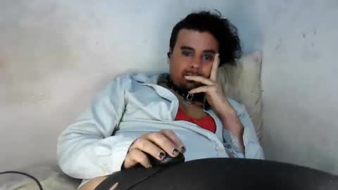 Faux Feitico VSW online show from April 8, 12:11 am