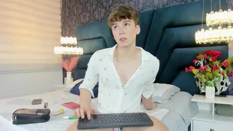 Femboy Max online show from March 9, 11:48 am