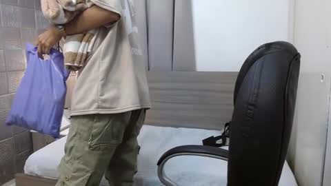 FER PHOENIX online show from December 28, 7:22 pm