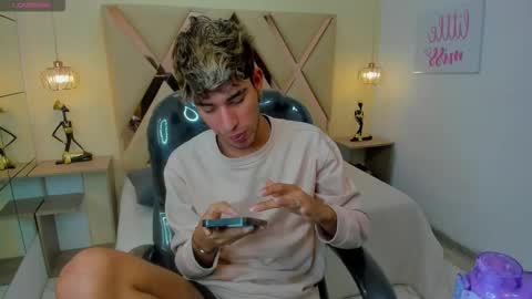 FER PHOENIX online show from November 21, 3:49 am