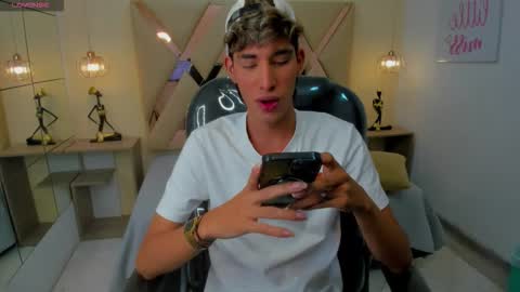 FER PHOENIX online show from November 16, 4:36 am