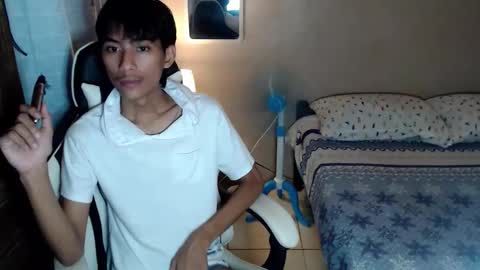 fineboii_rey18 online show from November 12, 5:13 am