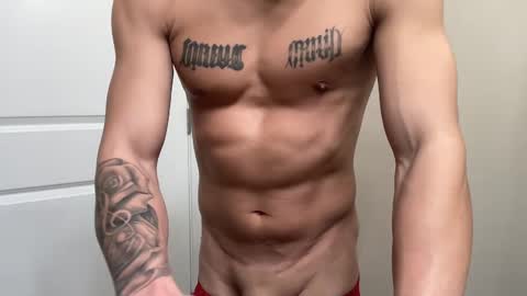 Snapshot of fithornyandtatted chatting on December 16, 4:27 pm Joey online show from December 16, 4:27 pm