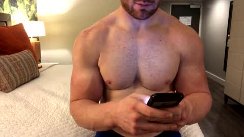 fitnudeguyxxx online show from December 18, 3:26 am
