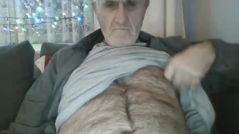 Snapshot of follador1001 chatting on December 30, 6:05 pm follador1001 online show from December 30, 6:05 pm