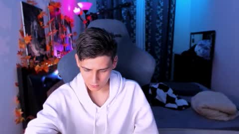 Foxicfu online show from October 1, 7:29 pm