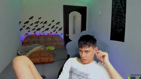 Foxicfu online show from December 11, 4:16 pm