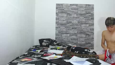 Snapshot of francesco_spank chatting on February 28, 9:55 pm FRANCESCO online show from February 28, 9:55 pm