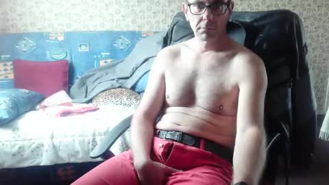 Snapshot of franck143544 chatting on October 16, 12:35 pm franck143544 online show from October 16, 12:35 pm