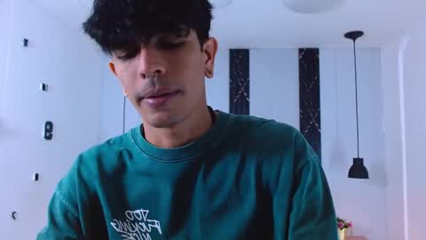 Franvill trato online show from November 4, 7:37 pm