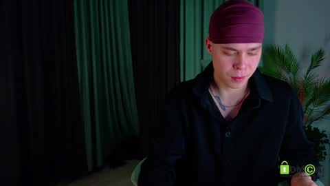 Fred online show from April 18, 7:58 pm