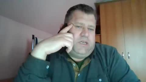 Snapshot of freeboy80180 chatting on December 18, 1:02 pm freeboy80180 online show from December 18, 1:02 pm