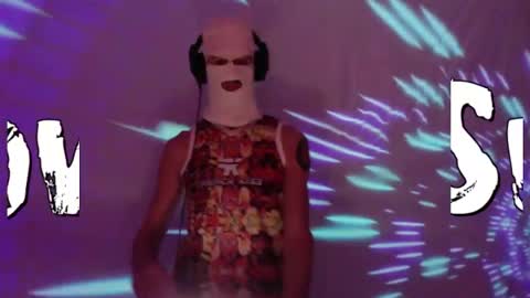 frenchkissdjfk online show from November 7, 9:12 am