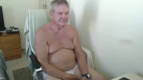 Snapshot of friar155 chatting on September 14, 11:01 am friar155 online show from September 14, 11:01 am