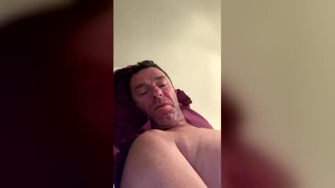 funaussieguy80 online show from April 18, 10:42 pm