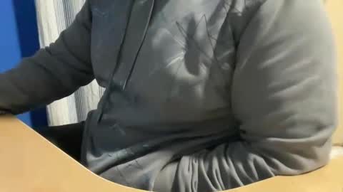 Snapshot of fuzitzu2 chatting on February 6, 7:40 pm fuzitzu2 online show from February 6, 7:40 pm