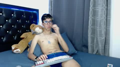 gabriel_x18 online show from February 6, 5:59 am