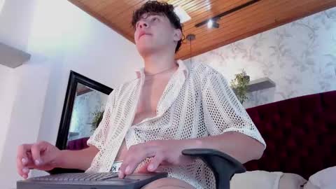 gabriell_ramirez_ online show from February 9, 3:43 am