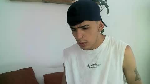 Gael Garca online show from February 15, 7:44 pm