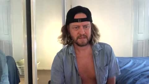 gcsurfer81 online show from December 14, 7:26 am