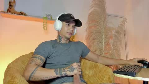 independent model online show from September 16, 12:55 am