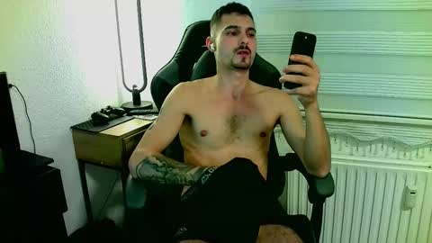 HeteroGermanbigdic77 online show from September 29, 9:43 pm