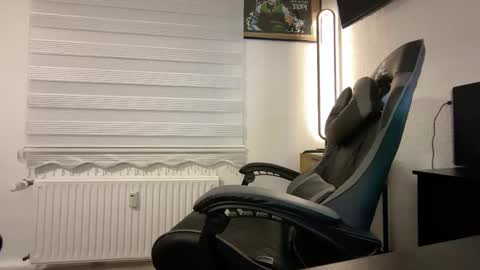 HeteroGermanbigdic77 online show from September 28, 8:40 pm