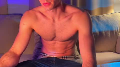 Snapshot of ghostdaddy9 chatting on October 8, 1:21 am big boy ghost face online show from October 8, 1:21 am