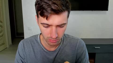 gilbertogonzales online show from February 28, 6:21 am