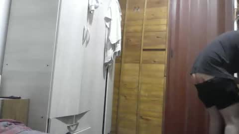 emahot online show from November 11, 8:08 am