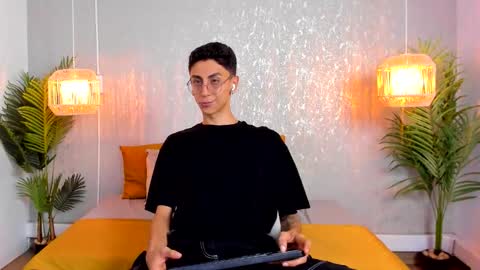 Gio Carangi online show from February 10, 3:55 am