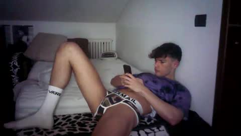 Snapshot of giovyyx chatting on February 13, 12:13 am giovyyx online show from February 13, 12:13 am