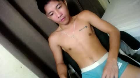 Snapshot of glenndou_daxs chatting on October 11, 1:37 pm glenndou_daxs online show from October 11, 1:37 pm