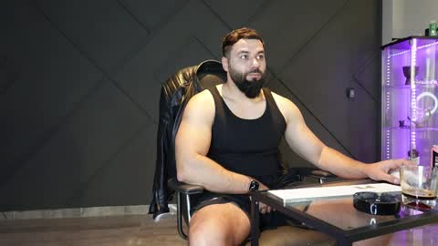 Matthew .. for short call me Matt online show from April 5, 3:52 pm