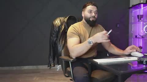 Matthew .. for short call me Matt online show from March 18, 9:40 pm